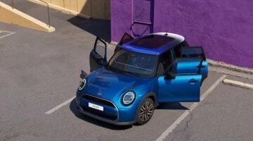سعر ومواصفات MINI Cooper خماسية الأبواب الجديدة في السوق المصرية