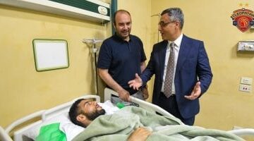 سفير الجزائر فى مصر يزور أحمد قندوسى للاطمئنان عليه بعد إجرائه العملية