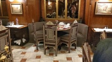 شوربة عدس ومشويات.. قصة مطعم تناول فيه العشاء الرئيس ونظيره الفرنسى.. فيديو