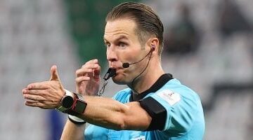 طاقم تحكيم هولندي بقيادة ماكلي يدير مباراة بيراميدز والأهلي
