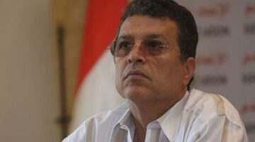 علاء عبد العزيز يناقش مع منتخب النسائية للصالات ترتيبات السفر للمغرب