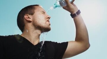 قبل ما الحر يدخل.. علامات الإجهاد الحرارى التى يجب معرفتها