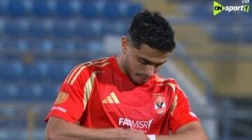 كريم الدبيس يغادر مباراة الأهلى وبيراميدز للإصابة.. ورضا البديل