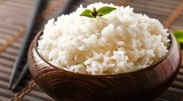 لماذا يكثر اليابانيون والصينيون من تناول الأرز الأبيض وما الفرق بينه وبين البنى؟