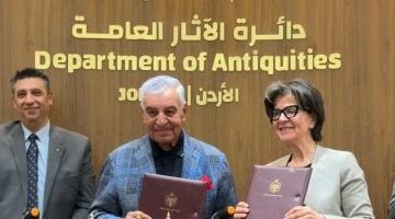 مذكرة تفاهم بين وزارة السياحة بالأردن ومؤسسة زاهي حواس للآثار والتراث