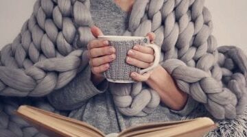 مشروب دافئ ينقي جسمك من السموم ويحسن الهضم