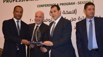 نادي الأهلي يقدم تعازيه الخالصة لأسامة عربي وشقيقه في وفاة والدتهما