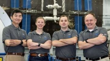 ناسا تعين رائدة الفضاء زينا كاردمن لقيادة مهمة SpaceX Crew-11
