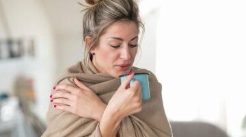 نزلات البرد المتكررة تنتج عن نقص هذه الفيتامينات.. ازاى تعوضها من طعامك