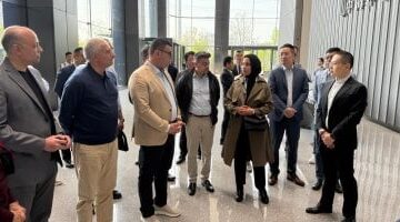 وزير الإسكان يتفقد منطقة الأعمال المركزية بمدينة "شنغهاى" الصينية على مساحة مليون م٢