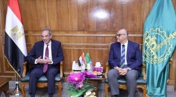 وزير الاتصالات: الانتهاء من تطوير 170 مكتب بريد.. وإنشاء 150برج محمول بالقليوبية