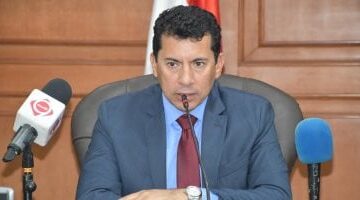 وزير الرياضة يطمئن على بعثتي الأهلي وبيراميدز بجنوب أفريقيا ويوجه بتقديم الدعم الكامل