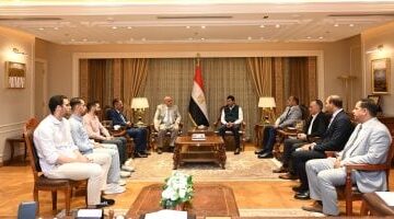 وزير الرياضة يكرم أبطال منتخب سلاح السيف بعد فوزه بذهبية بطولة العالم
