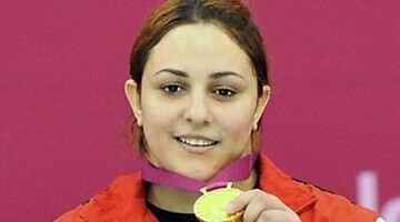 وزير الرياضة يكلف فريقا طبيا لمتابعة حالة اللاعبة نهلة رمضان