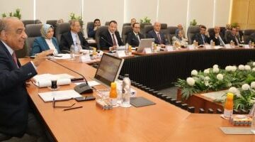 وزير الكهرباء يعلن إعادة هيكلة الشركة المصرية لتكون مشغلًا مستقلًا لشبكة النقل