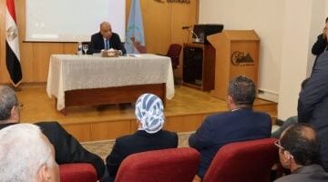 وزير الكهرباء يناقش فرص الطاقة الذرية السلمية مع قيادات الهيئة