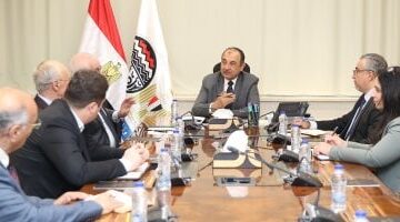 وزير قطاع الأعمال العام يلتقي رئيس "تكنيب إنرجيز" الإيطالية لبحث فرص التعاون المشترك