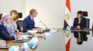 وزيرة التخطيط تبحث مع نائب رئيس البنك الأوروبي تداعيات التطورات الاقتصادية العالمية