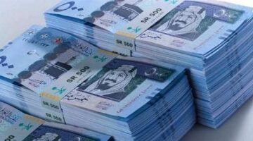 وفقا للبنك الأهلى المصرى.. أسعار الدولار والعملات الأجنبية فى مستهل التداولات