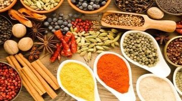 10 فوائد صحية مذهلة لتناول هذه التوابل بعد العشاء يوميًا