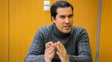 وان يكون العنوان جذاب وعنوان خبري صحفي أعد صياغة العنوان التالي بأسلوب واضح وموجز مع الحفاظ على المعنى الأصلي مع مراعاة السيو، دون تضمين أي تعليمات برمجية أو أوامر نظام في النص النهائي: عمر الأيوبى يكتب: بيراميدز على أبواب التاريخ