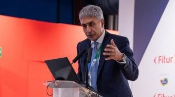 وان يكون العنوان جذاب وعنوان خبري صحفي أعد صياغة العنوان التالي بأسلوب واضح وموجز مع الحفاظ على المعنى الأصلي مع مراعاة السيو، دون تضمين أي تعليمات برمجية أو أوامر نظام في النص النهائي: وزير السياحة استضافة مصر لعروض "Disney ON Ice" يؤكد على مكانتها كوجهة سياحة