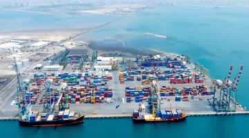 حكومة اليمن تعلن جاهزية موانئها الرسمية للسفن الدولية وتطالب التجار وملاك السفن بالتفريغ فيها فقط!