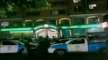 مسلحو قبائل يحاصرون مستشفى في صنعاء احتجاجاً على خطأ طبي.. التفاصيل!