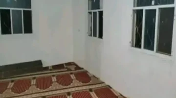 سرقة مسجد في صنعاء تثير غضبًا وذهولًا لدى السكان بعد سرقة أبوابه ونوافذه!