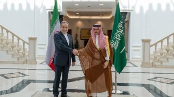 وزير الخارجية السعودي يناقش تطور العلاقات مع نظيره الإيراني