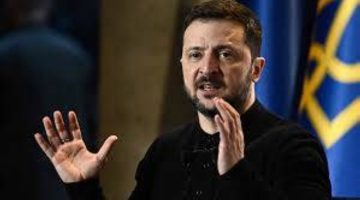 زيلينسكي يؤكد الاستعداد لإنهاء الحرب ويتوقع التزام روسيا بالهدنة