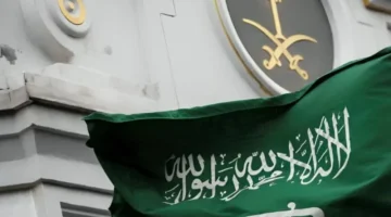 السعودية توضح موقف تأشيرة الزيارة العائلية المتعددة: هل لا تزال سارية أم تم إلغاؤها؟