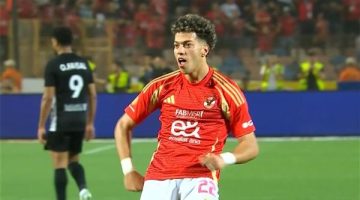 إمام عاشور يحرز الهدف السادس للأهلي في شباك فاركو