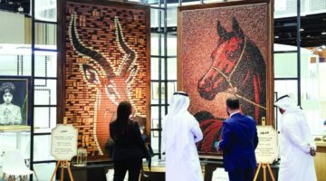 معرض أبوظبي الدولي للكتاب يستضيف لوحتين أسطوريتين تحطمان رقمين قياسيين