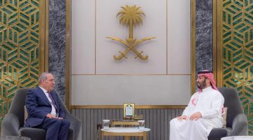 الشيخ يعقد لقاءً هاماً مع ولي العهد السعودي لمناقشة آخر تطورات الأزمة في فلسطين