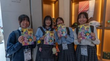 عرض مانجا عربية مترجمة لليابانية يلمع في جناح السعودي بإكسبو أوساكا!