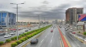 أمطار رعدية وعواصف رياح تهدد عدة مناطق
