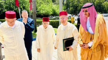 سفير المملكة يودع أول فوج من ضيوف الرحمن في المغرب