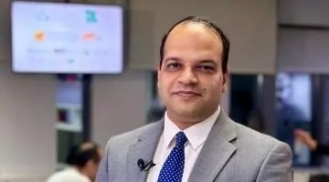 أحمد يعقوب يكشف أسرار انخفاض الدولار إلى أقل من 50 جنيهًا.. شاهد الفيديو!