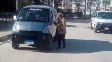 أول سائقة ميكروباص في رأس البر: "دائمًا فخورة بعملي".. شاهد الفيديو!