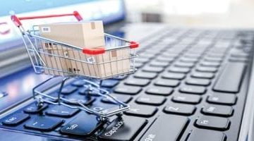 ارتفاع هائل في التجارة الإلكترونية: 50% من مستخدمي الإنترنت يتجهون للتسوق عبر الشبكة
