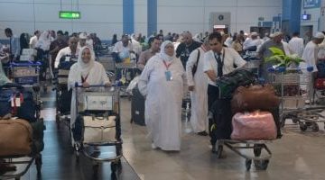 استمرار تدفق الحجاج المصريين إلى الأراضي المقدسة.. تحذير من العروض الوهمية والتأشيرات غير الشرعية!