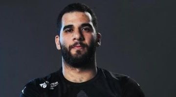الأهلي يتفاوض مع ديفيز لتعويض ثنائي اليد "عادل وفيصل" للاحتراف