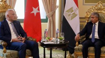تعزيز التعاون السياحي بين مصر وتركيا.. وزيرا السياحة يناقشان سبل التطوير المشترك