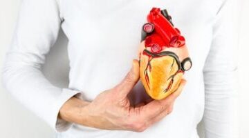 دراسة تكشف: نقص فيتامين د في الطفولة يزيد من مخاطر أمراض القلب فيما بعد