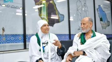 زوجان بنغلاديشيان يغادران أمريكا نحو مكة لأداء الحج المبارك