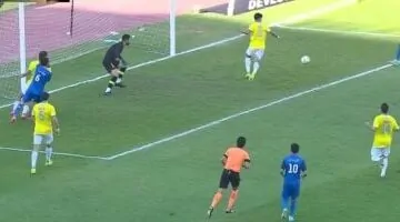 سموحة يتصدر مواجهة الإسماعيلي بهدف صامويل أمادي في الشوط الأول.. شاهد الفيديو!