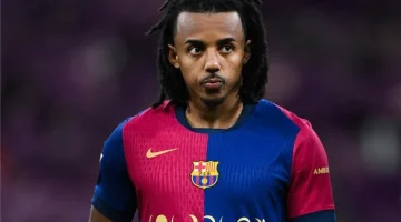 كواليس مثيرة لإقصاء برشلونة: غضب فليك تجاه كوندي وإهانة لابورتا!