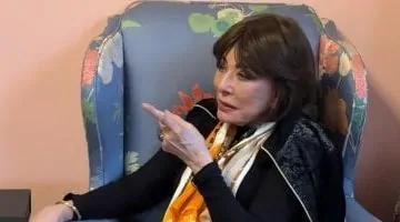 لبنى عبد العزيز تكشف سر اعتزالها لأول مرة: زوجي خيرني بين الفن والمنزل!