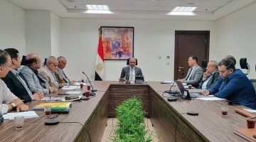 نائب وزير الإسكان يتابع سير تنفيذ مشروع محطة مياه منشأة القناطر